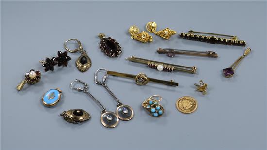 A group of assorted Victorian and later jewellery and a gold coin.